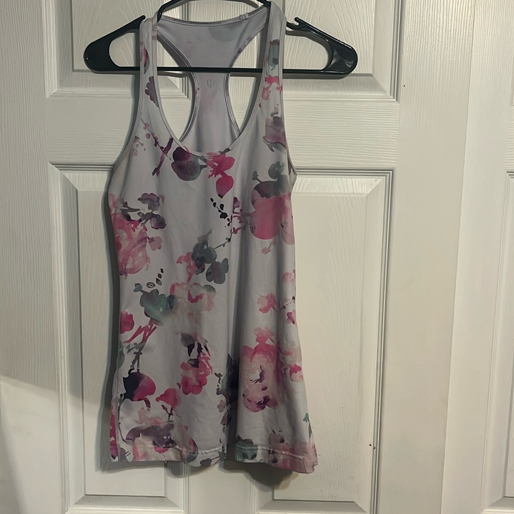 Lululemon Floral Tank Top P2P 15”